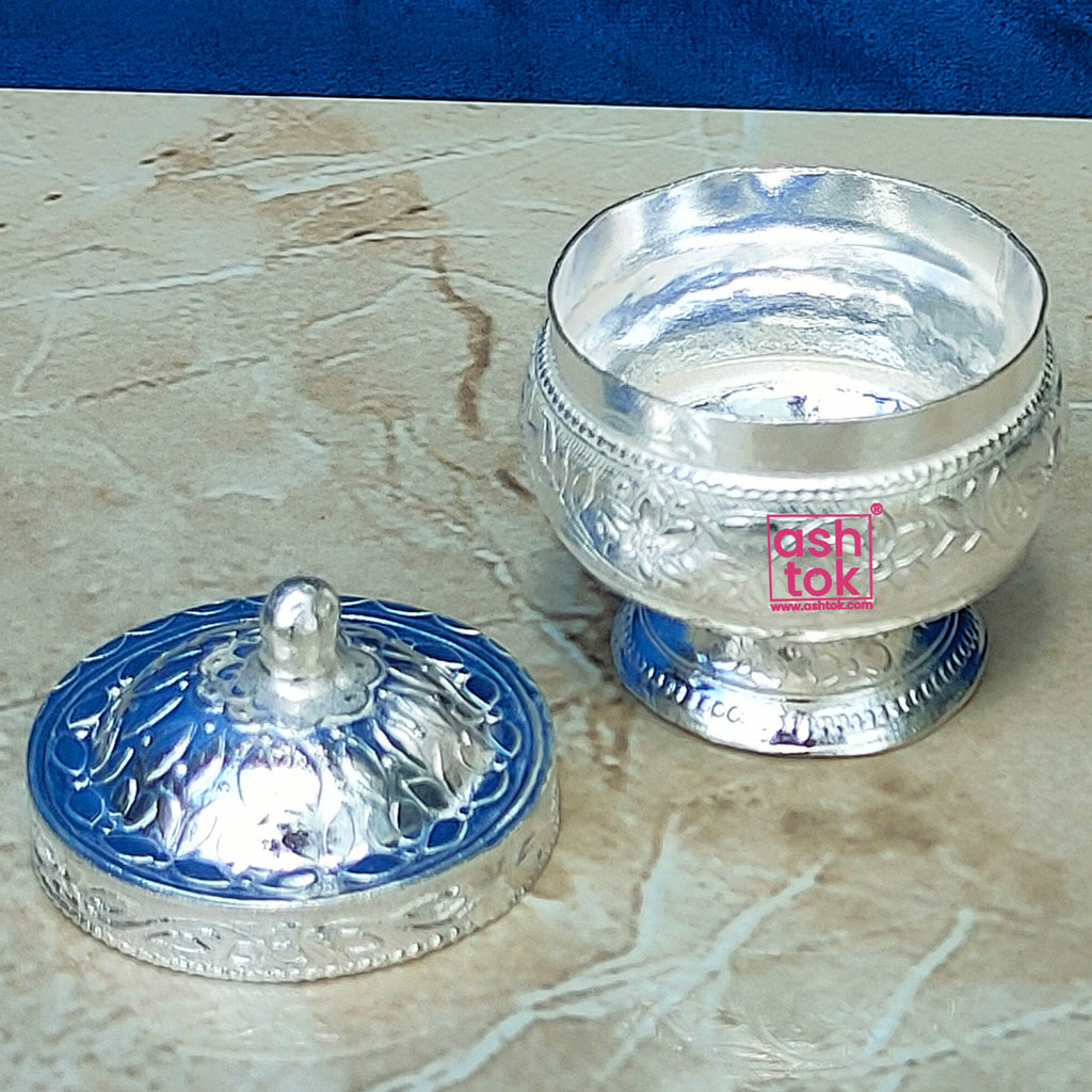 German Silver Kumkum Holder, Sindoor Box. Diameter - 2 Inch.